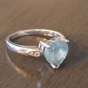14K white gold ring with turquoise heart stone